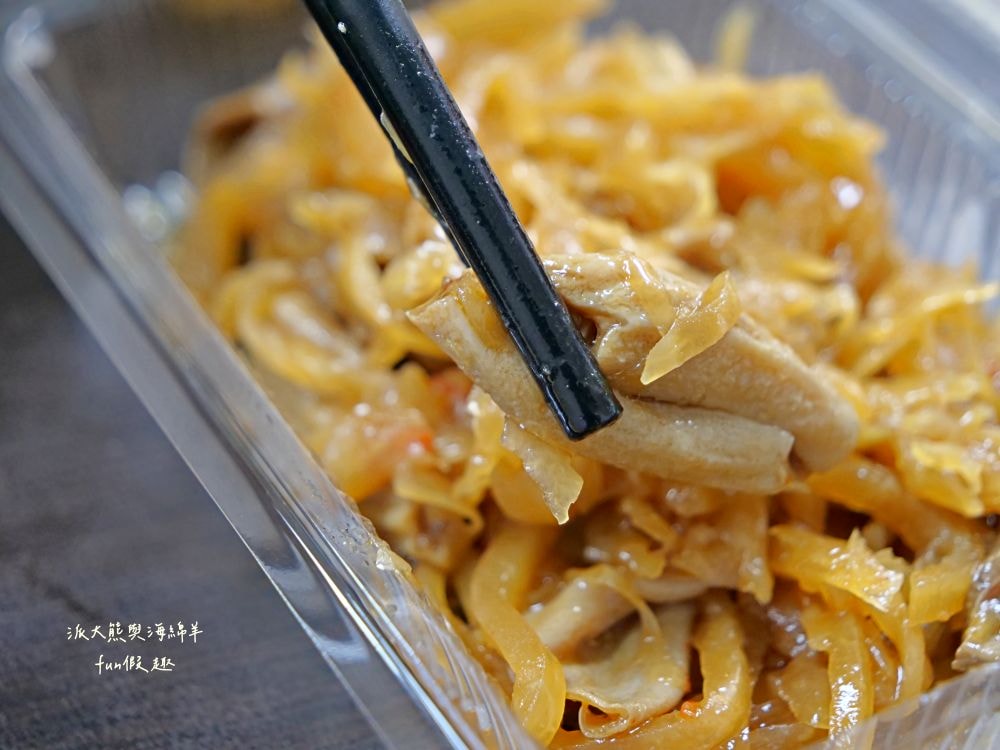 明天來吃不要錢︱用餐時間人潮大爆滿，老闆人超級NICE～古早味南投意麵與清爽解膩高山冷泡茶，在人情味調劑下，編織出南投早市最美麗的風景!!113.5月換新址囉～