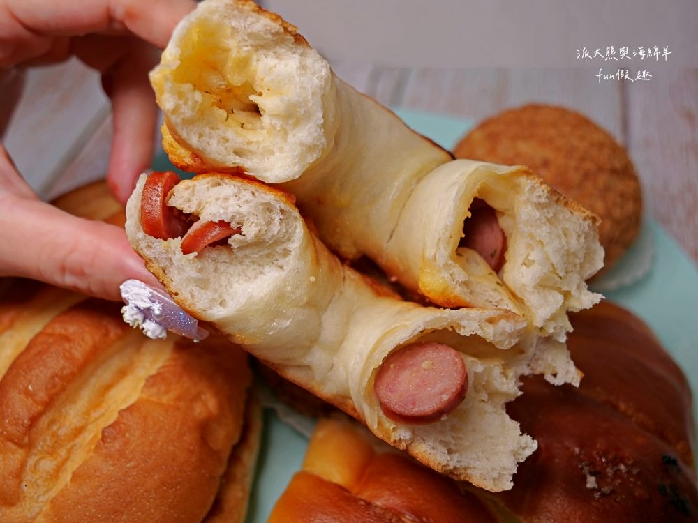 框架麵包烘焙坊 frames_pain_︱草屯超隱密小清新麵包烘焙坊，每日手作新鮮出爐，種類眾多限量販售，晚來就買不到，來框架麵包讓繁瑣生活充滿樂趣不設限!!!一次吃3家店～（隔壁還有Joe’s Bro Pizza喬手作披薩與濃客冰果坊現打果汁可以一併採買唷）