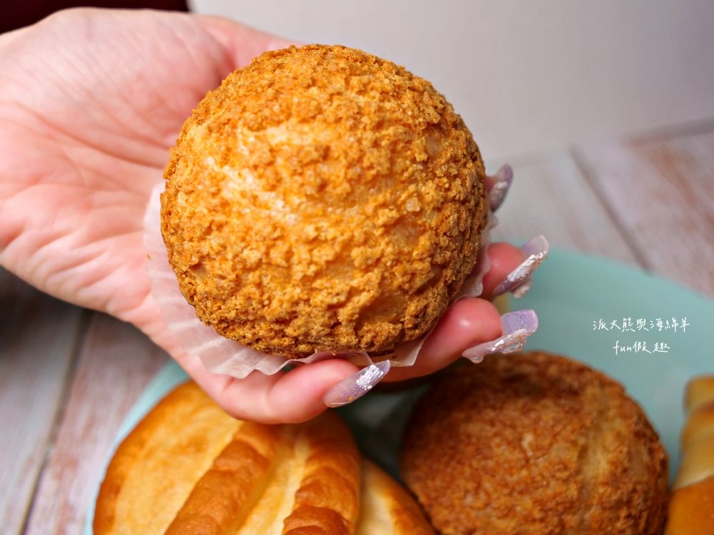 框架麵包烘焙坊 frames_pain_︱草屯超隱密小清新麵包烘焙坊，每日手作新鮮出爐，種類眾多限量販售，晚來就買不到，來框架麵包讓繁瑣生活充滿樂趣不設限!!!一次吃3家店～（隔壁還有Joe’s Bro Pizza喬手作披薩與濃客冰果坊現打果汁可以一併採買唷）