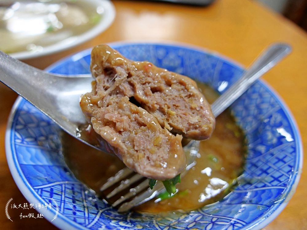 橋頭邊肉圓︱南投市傳承3代在地銅板美食，招牌香Q肉圓遠近馳名，飄香逾50年的古早好味道，還有拉仔麵與阿媽的私房菜唷～