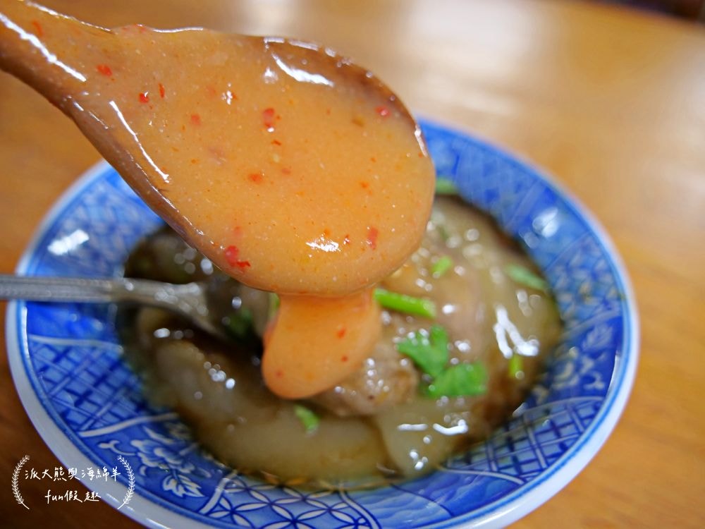 橋頭邊肉圓︱南投市傳承3代在地銅板美食，招牌香Q肉圓遠近馳名，飄香逾50年的古早好味道，還有拉仔麵與阿媽的私房菜唷～