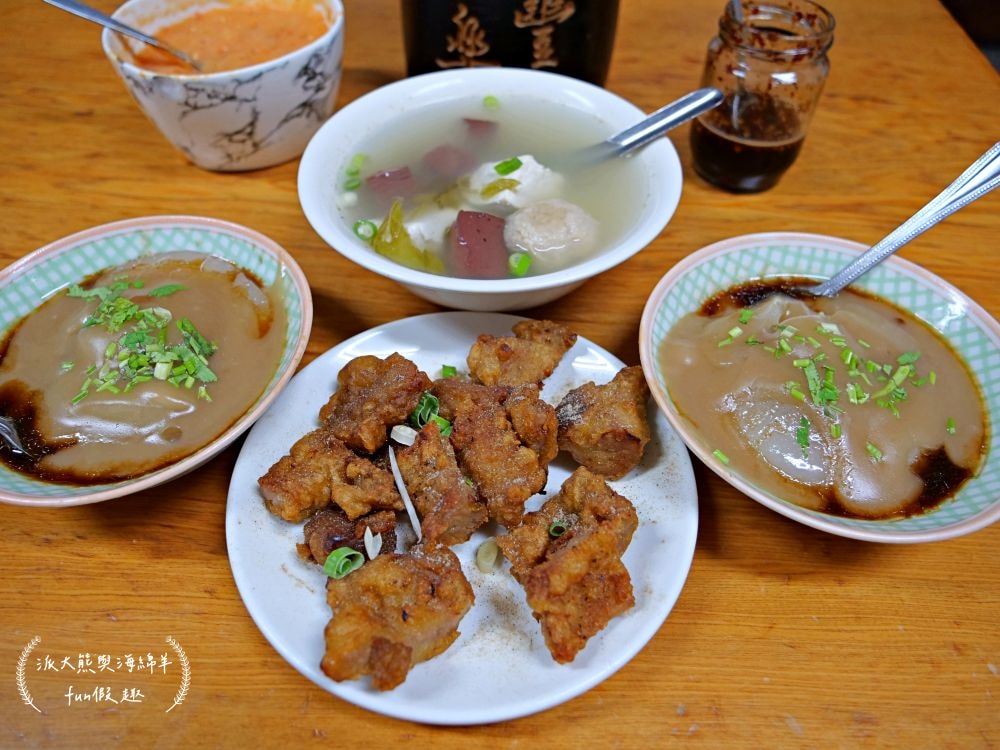 橋頭邊肉圓︱南投市傳承3代在地銅板美食，招牌香Q肉圓遠近馳名，飄香逾50年的古早好味道，還有拉仔麵與阿媽的私房菜唷～