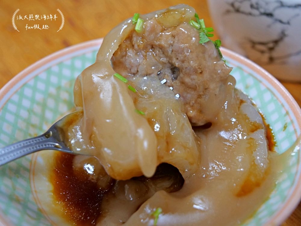 橋頭邊肉圓︱南投市傳承3代在地銅板美食，招牌香Q肉圓遠近馳名，飄香逾50年的古早好味道，還有拉仔麵與阿媽的私房菜唷～