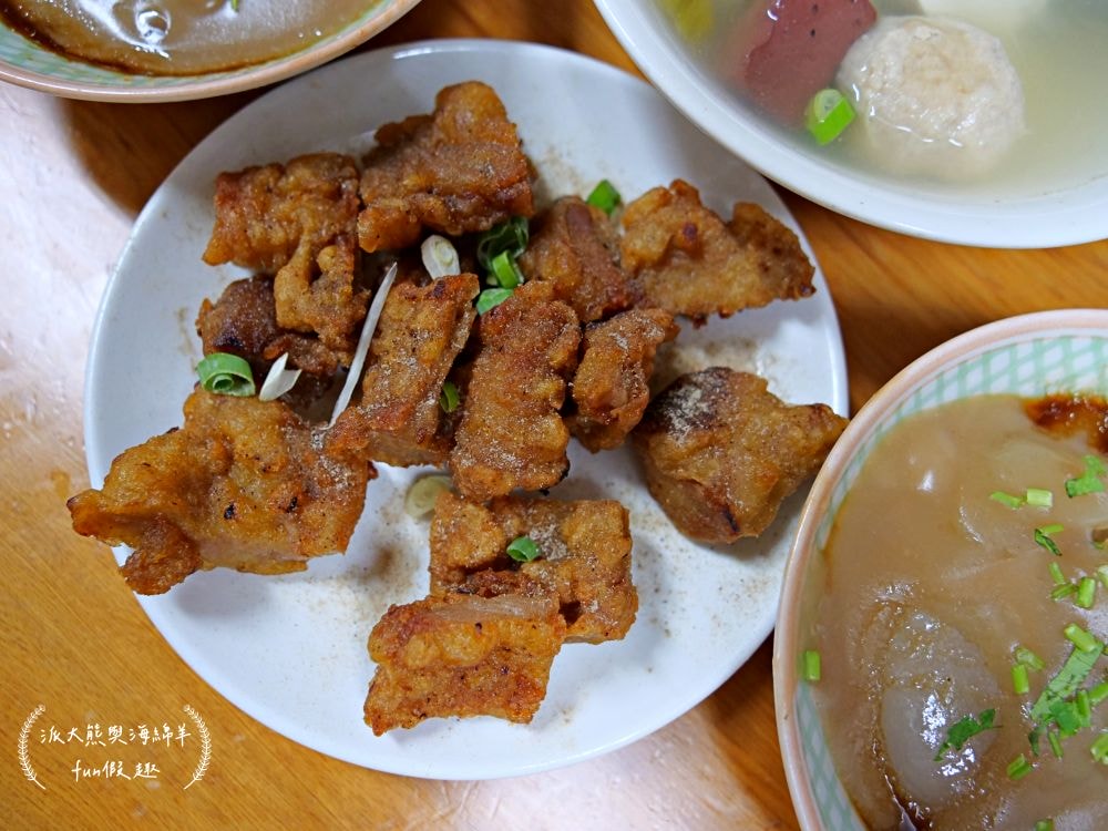 橋頭邊肉圓︱南投市傳承3代在地銅板美食，招牌香Q肉圓遠近馳名，飄香逾50年的古早好味道，還有拉仔麵與阿媽的私房菜唷～