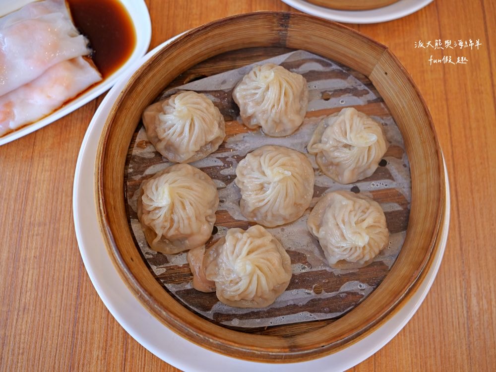 龍點心（港式點心）｜臺南永康老宅裡平價港式茶飲，餐點道地、用料實在、師傅廚藝高，即使深藏巷弄也能高朋滿座，推薦必吃腸粉、蝦餃皇、燒賣皇、小籠湯包、鮮蝦腐皮卷、脆皮流沙包！！！谷歌評價超過4.3顆星