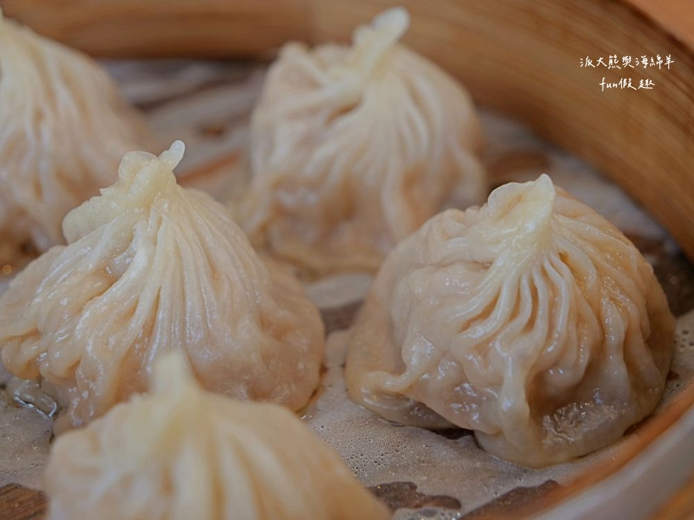 龍點心（港式點心）｜臺南永康老宅裡平價港式茶飲，餐點道地、用料實在、師傅廚藝高，即使深藏巷弄也能高朋滿座，推薦必吃腸粉、蝦餃皇、燒賣皇、小籠湯包、鮮蝦腐皮卷、脆皮流沙包！！！谷歌評價超過4.3顆星