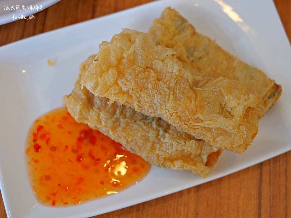 龍點心（港式點心）｜臺南永康老宅裡平價港式茶飲，餐點道地、用料實在、師傅廚藝高，即使深藏巷弄也能高朋滿座，推薦必吃腸粉、蝦餃皇、燒賣皇、小籠湯包、鮮蝦腐皮卷、脆皮流沙包！！！谷歌評價超過4.3顆星