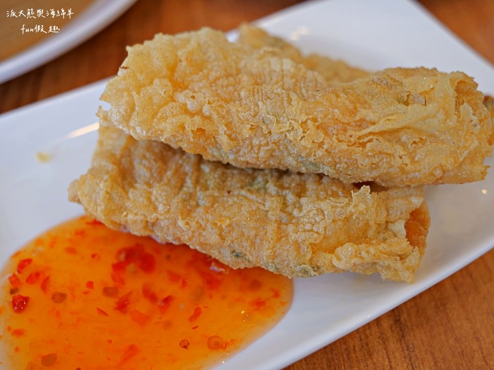 龍點心（港式點心）｜臺南永康老宅裡平價港式茶飲，餐點道地、用料實在、師傅廚藝高，即使深藏巷弄也能高朋滿座，推薦必吃腸粉、蝦餃皇、燒賣皇、小籠湯包、鮮蝦腐皮卷、脆皮流沙包！！！谷歌評價超過4.3顆星