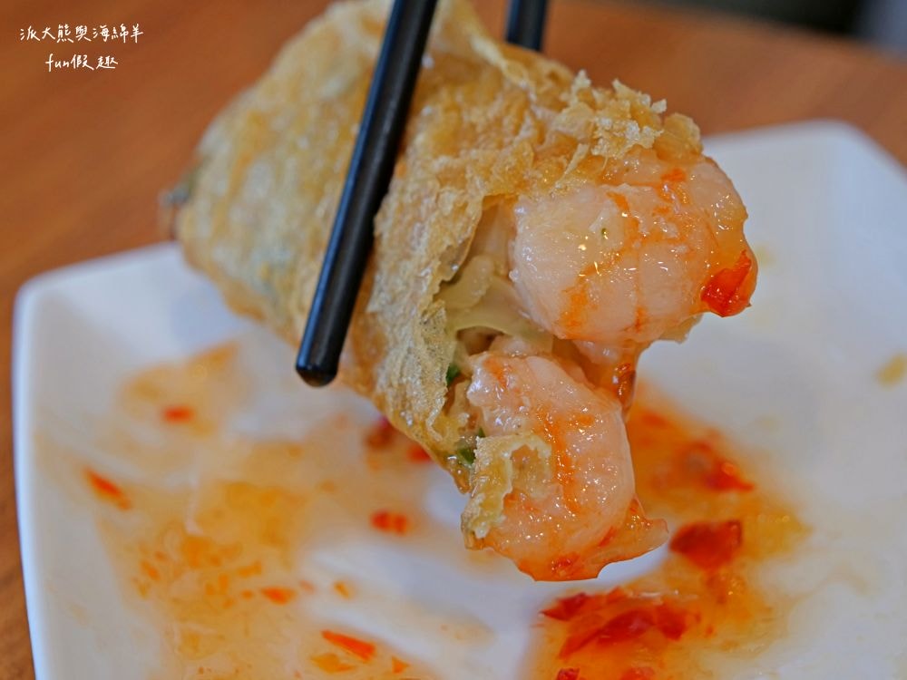 龍點心（港式點心）｜臺南永康老宅裡平價港式茶飲，餐點道地、用料實在、師傅廚藝高，即使深藏巷弄也能高朋滿座，推薦必吃腸粉、蝦餃皇、燒賣皇、小籠湯包、鮮蝦腐皮卷、脆皮流沙包！！！谷歌評價超過4.3顆星