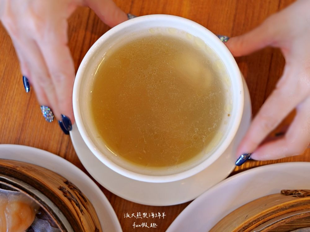 龍點心（港式點心）｜臺南永康老宅裡平價港式茶飲，餐點道地、用料實在、師傅廚藝高，即使深藏巷弄也能高朋滿座，推薦必吃腸粉、蝦餃皇、燒賣皇、小籠湯包、鮮蝦腐皮卷、脆皮流沙包！！！谷歌評價超過4.3顆星