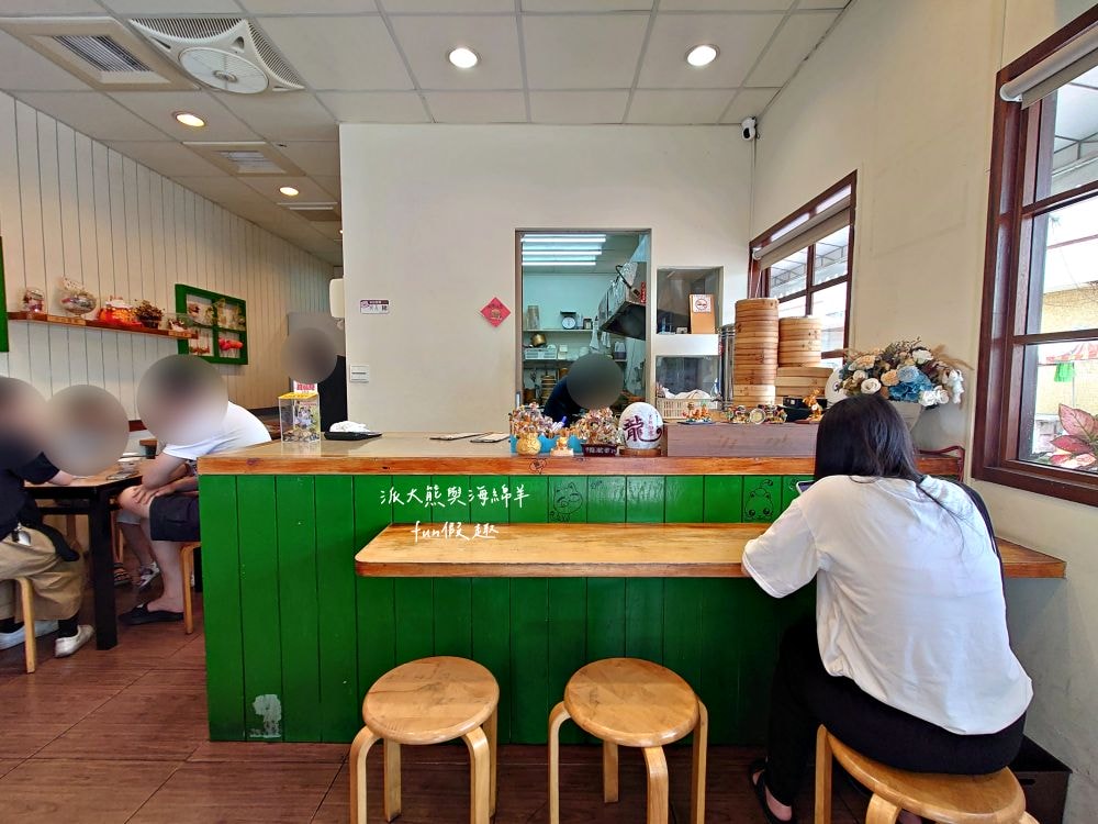 龍點心（港式點心）｜臺南永康老宅裡平價港式茶飲，餐點道地、用料實在、師傅廚藝高，即使深藏巷弄也能高朋滿座，推薦必吃腸粉、蝦餃皇、燒賣皇、小籠湯包、鮮蝦腐皮卷、脆皮流沙包！！！谷歌評價超過4.3顆星