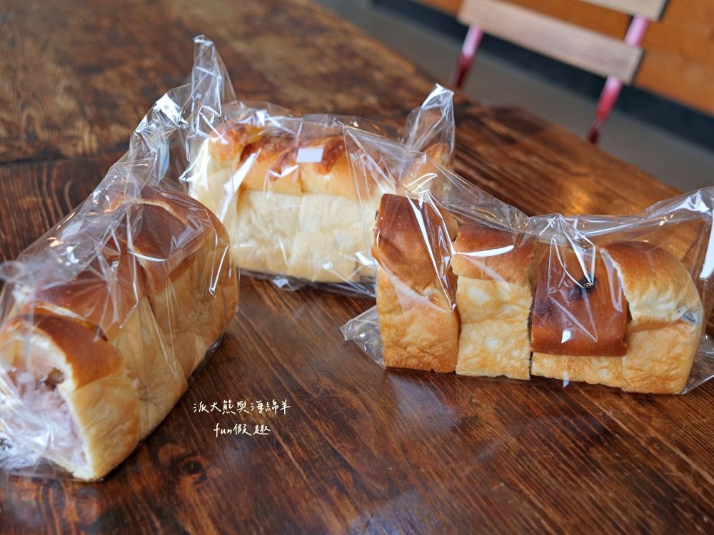 Joe’s Bro Pizza喬手作披薩︱南投草屯週末限定隱藏版義式手工現烤披薩，鹹甜葷素口味均有提供，ONE SIZE 11吋大披薩只要200元，皮薄餡多氣氛佳!隔壁還有濃客冰果坊現打果汁、框架麵包烘焙坊可以一併購買來搭配唷～