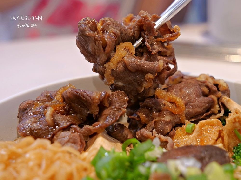 SS65醬湯研究院︱草屯絕美貨櫃屋美食再+1，精心燉煮5種口味秘製老火湯&主廚限定早午餐及特餐，搭配多項獨家特調醬汁，讓人從早到晚都吃不膩，好吃好看又好拍!!!（原姚吱吱秘制老火湯麻辣燙）～