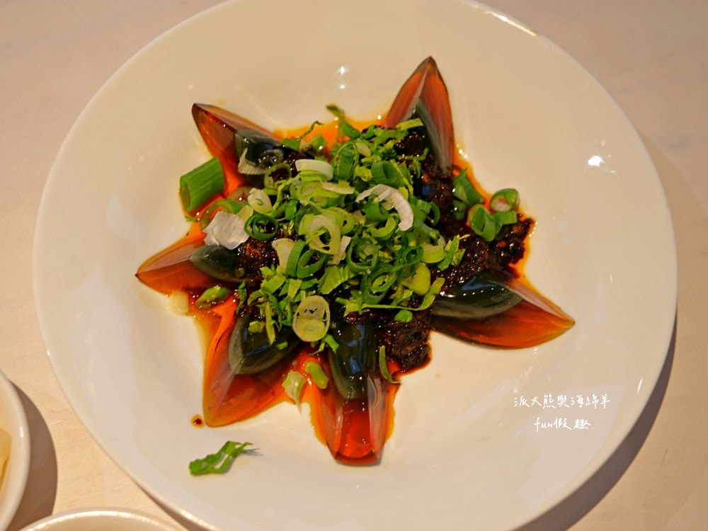 SS65醬湯研究院︱草屯絕美貨櫃屋美食再+1，精心燉煮5種口味秘製老火湯&主廚限定早午餐及特餐，搭配多項獨家特調醬汁，讓人從早到晚都吃不膩，好吃好看又好拍!!!（原姚吱吱秘制老火湯麻辣燙）～