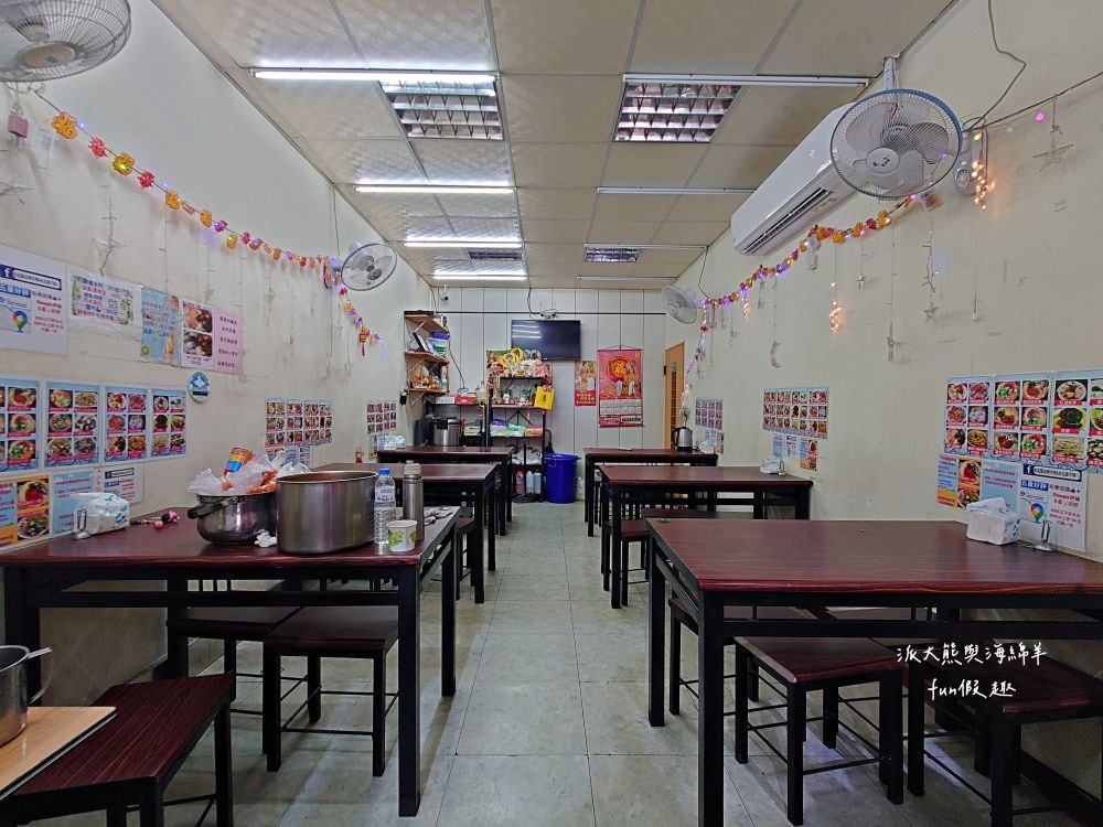 彭記酥皮蚵仔煎︱臺中北區漢口路平價美食，比臉大的超酥脆蚵仔煎，蚵仔鮮美飽滿碩大，雙蛋飽足感更升級，其他還有大腸蚵仔麵線、獨家炒泡麵、綜合關東煮、滷肉飯等傳統國民小吃唷～上午10點營業