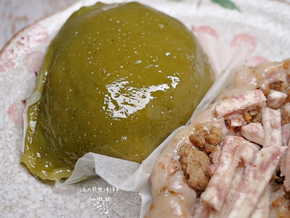 菊肉圓︱埔里超高人氣排隊美食，招牌手工肉圓以低溫油泡鎖住食材精華，皮薄餡多搭配獨特兩吃超滿足，還有草仔粿、芋粿、紅龜粿等古早味～擁有谷歌超過3000人評論4.4顆星高評價的在地小吃!!!