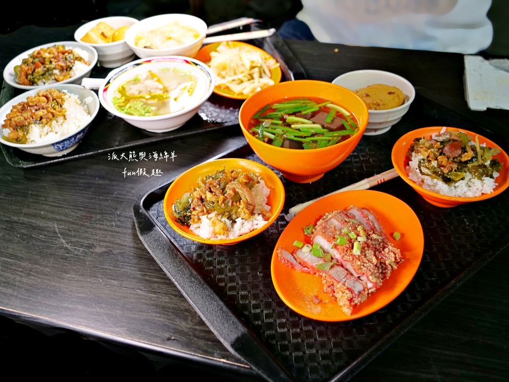 唯豐魯肉飯︱以超高CP值庶民美食成為三重5大必吃魯肉飯!!!三重人的灶咖，酸菜與魯肉飯完美結合，源自於老字號蓮霧魯肉飯～最新菜單!