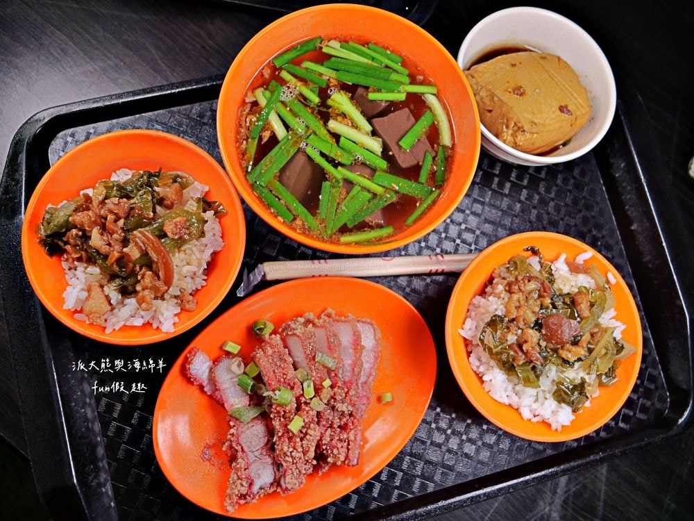 唯豐魯肉飯︱以超高CP值庶民美食成為三重5大必吃魯肉飯!!!三重人的灶咖，酸菜與魯肉飯完美結合，源自於老字號蓮霧魯肉飯～最新菜單!