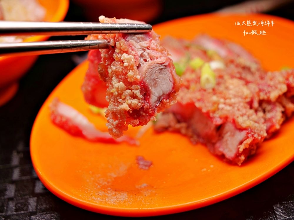 唯豐魯肉飯︱以超高CP值庶民美食成為三重5大必吃魯肉飯!!!三重人的灶咖，酸菜與魯肉飯完美結合，源自於老字號蓮霧魯肉飯～最新菜單!