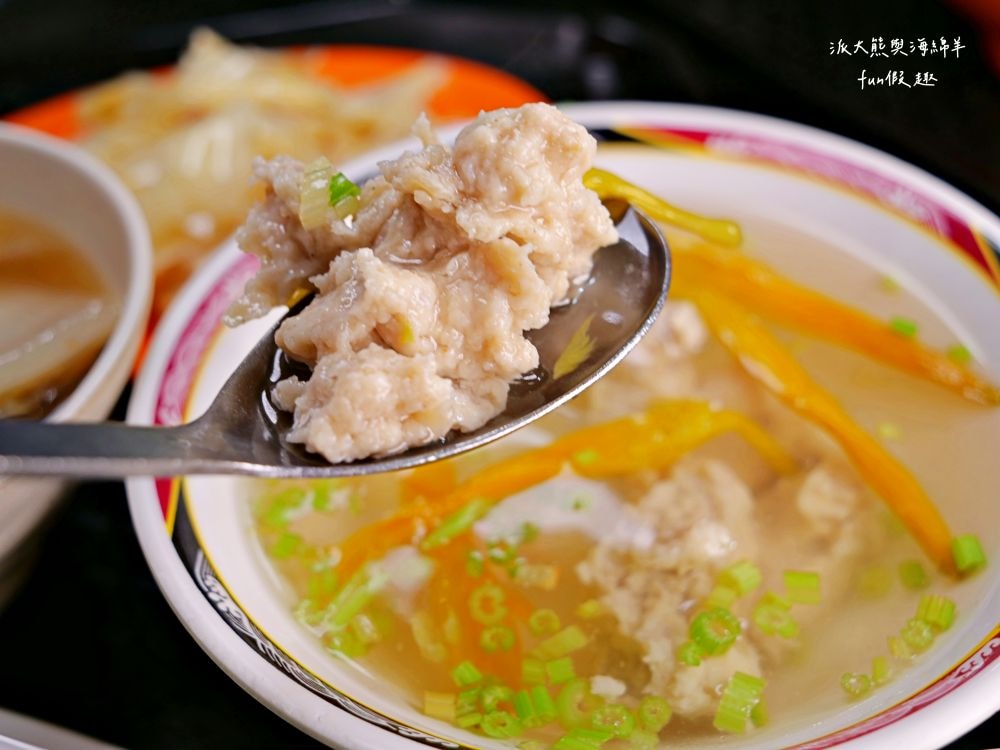 唯豐魯肉飯︱以超高CP值庶民美食成為三重5大必吃魯肉飯!!!三重人的灶咖，酸菜與魯肉飯完美結合，源自於老字號蓮霧魯肉飯～最新菜單!