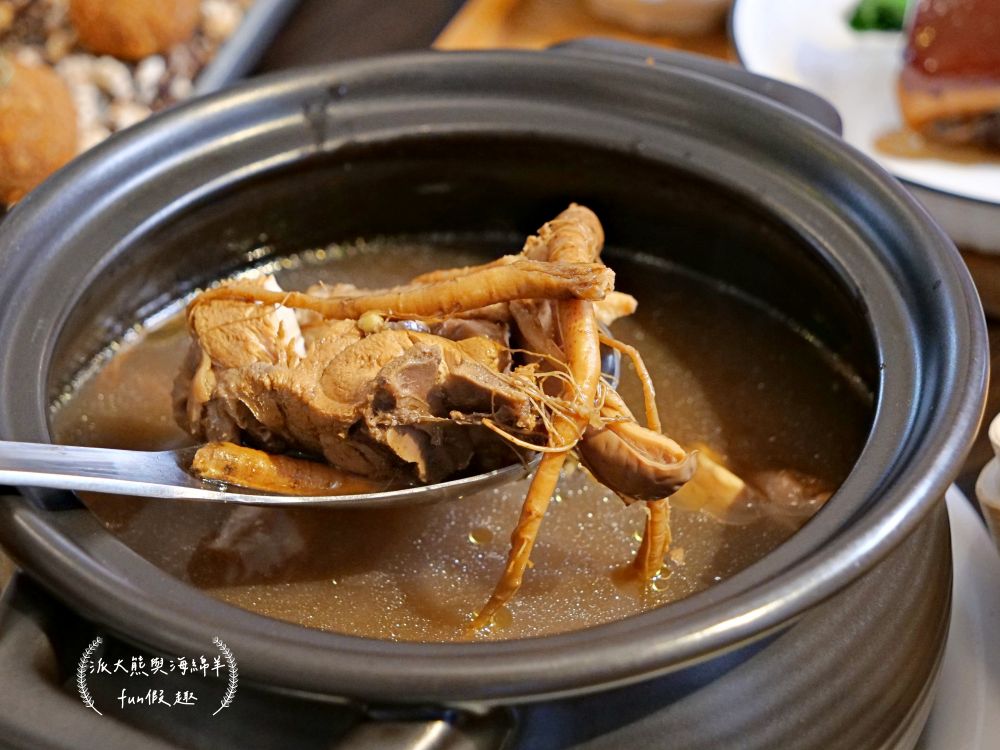 南投景點推薦︱福瑞堂進駐南投小白宮，浪漫和洋式建築裡竟有新台菜創意料理與復古咖啡廳，南投稅務出張所周邊還有武德殿與藍田書院等藝文古蹟，趁著美好假期安排場知性美食小旅行!!!