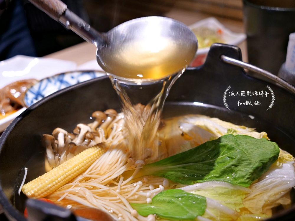 筠芝和牛本舖︱當頂級日本A5和牛遇到正宗關西式壽喜燒，搭配全程專人桌邊專業服務，讓人身心靈瞬間充電完成，充好充飽充滿超過癮!!!（店家另有販售來自日本各地A5和牛頂級食材）