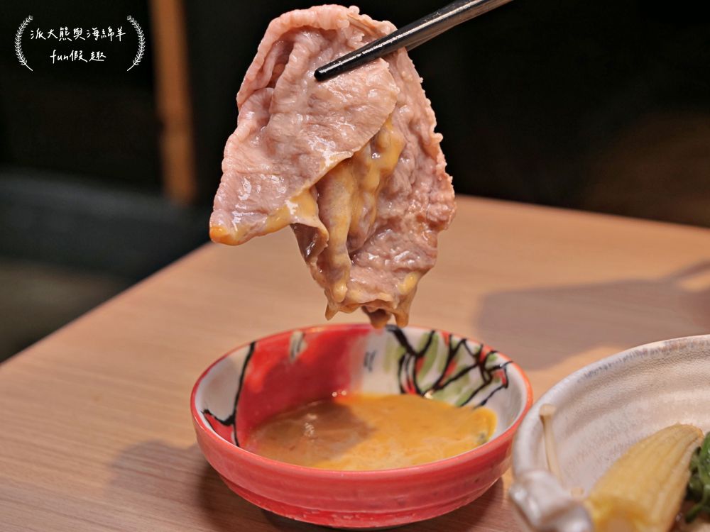 筠芝和牛本舖︱當頂級日本A5和牛遇到正宗關西式壽喜燒，搭配全程專人桌邊專業服務，讓人身心靈瞬間充電完成，充好充飽充滿超過癮!!!（店家另有販售來自日本各地A5和牛頂級食材）