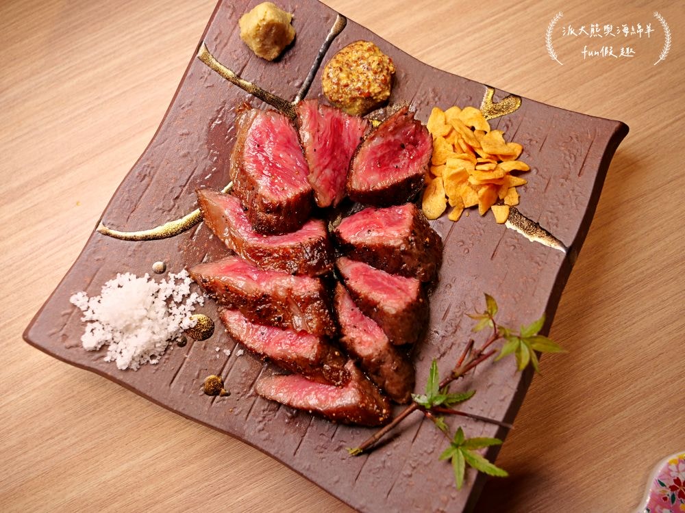 筠芝和牛本舖︱當頂級日本A5和牛遇到正宗關西式壽喜燒，搭配全程專人桌邊專業服務，讓人身心靈瞬間充電完成，充好充飽充滿超過癮!!!（店家另有販售來自日本各地A5和牛頂級食材）