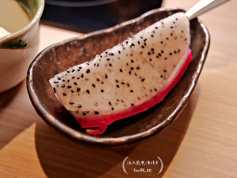 筠芝和牛本舖︱當頂級日本A5和牛遇到正宗關西式壽喜燒，搭配全程專人桌邊專業服務，讓人身心靈瞬間充電完成，充好充飽充滿超過癮!!!（店家另有販售來自日本各地A5和牛頂級食材）