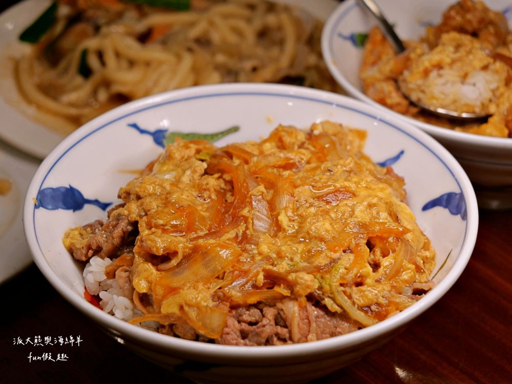 美觀園日本料理︱西門町超過70年老字號日本料理，秉持日料融合台菜元素，透過復古氛圍店面、選擇廣泛餐點與極高性價比，成為無數饕客造訪西門町指定必吃美食!!!