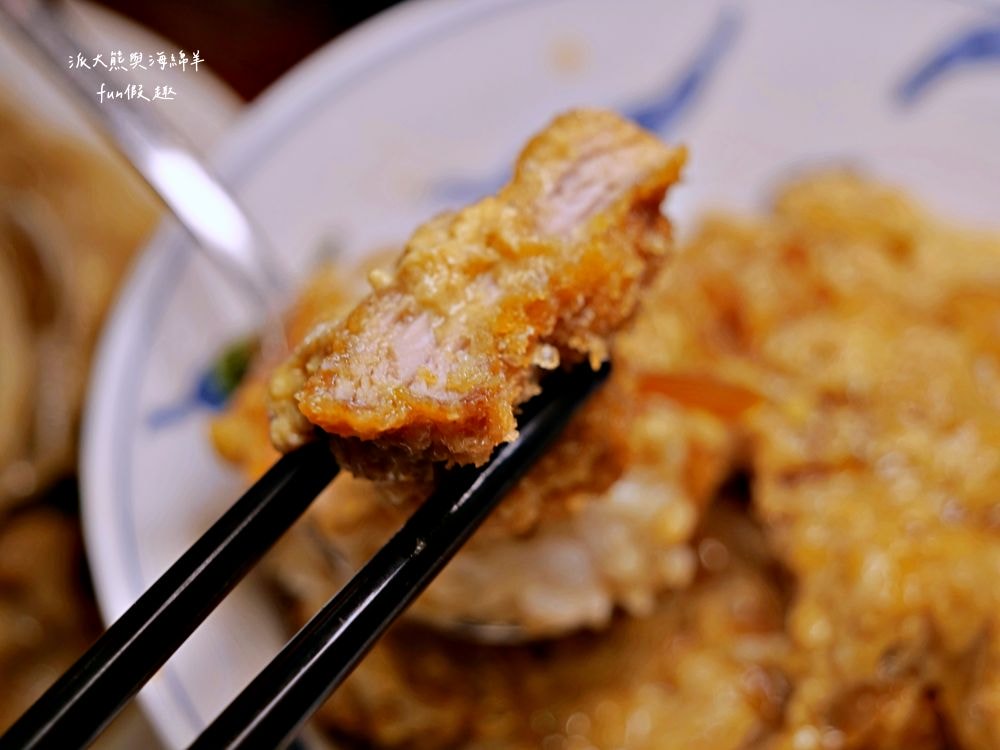 美觀園日本料理︱西門町超過70年老字號日本料理，秉持日料融合台菜元素，透過復古氛圍店面、選擇廣泛餐點與極高性價比，成為無數饕客造訪西門町指定必吃美食!!!