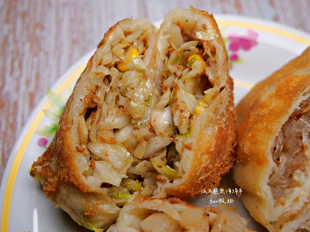 草屯光慧水煎包（總店）︱草屯虎山路的銅板美食，3種口味素食水煎包皮薄餡足，草屯人口袋美食中的最大公因數，飄香超過50年的在地老店!!!～