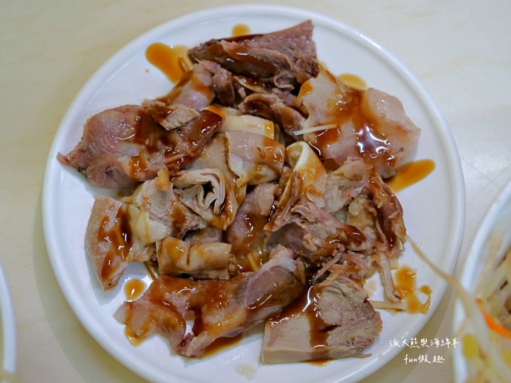 這間炒麵︱臺中太平高質感傳統早午餐，提供炒麵、魯肉飯、腳庫飯、大麵羹、黑白切、綜合湯等台式古早味，高CP值餐點搭配優質用餐環境，讓大家一大早就能元氣滿點!!!早上6點就營業囉～