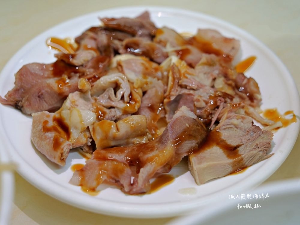 這間炒麵︱臺中太平高質感傳統早午餐，提供炒麵、魯肉飯、腳庫飯、大麵羹、黑白切、綜合湯等台式古早味，高CP值餐點搭配優質用餐環境，讓大家一大早就能元氣滿點!!!早上6點就營業囉～