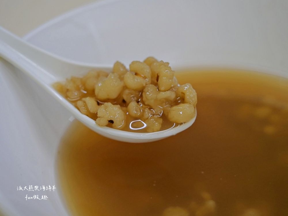 這間炒麵︱臺中太平高質感傳統早午餐，提供炒麵、魯肉飯、腳庫飯、大麵羹、黑白切、綜合湯等台式古早味，高CP值餐點搭配優質用餐環境，讓大家一大早就能元氣滿點!!!早上6點就營業囉～