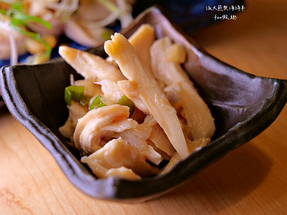 麵屋千雲︱鄰近捷運中山站，夜貓族首選日式拉麵店，招牌濃郁雞白湯搭配各種舒肥叉燒肉，讓這麵屋千雲越晚越飄香，湯麵或沾麵都很優質!!!～4.5顆星+萬人評論數!