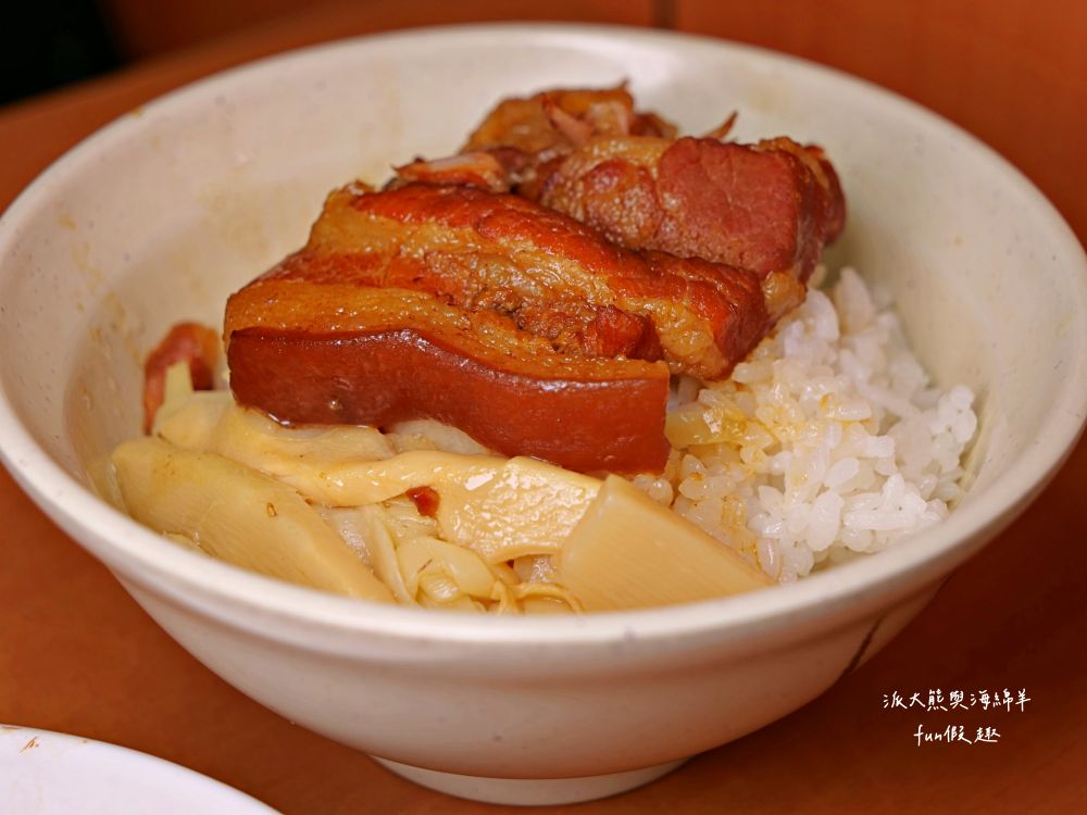 黃記魯肉飯|晴光商圈開店超過30年的魯肉飯,充滿CP值國民美食搭配優質用餐環境,難怪每天都是滿滿排隊人潮!!!新入選2024年米其林必比登推介&曾獲2021年亞洲50最佳餐廳「亞洲之粹」(Essence of Asia)~ - 第21張圖 黃記魯肉飯|晴光商圈開店超過30年的魯肉飯,充滿CP值國民美食搭配優質用餐環境,難怪每天都是滿滿排隊人潮!!!新入選2024年米其林必比登推介&曾獲2021年亞洲50最佳餐廳「亞洲之粹」(Essence of Asia)~