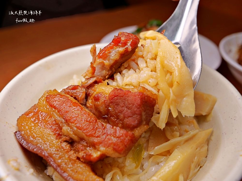 黃記魯肉飯|晴光商圈開店超過30年的魯肉飯,充滿CP值國民美食搭配優質用餐環境,難怪每天都是滿滿排隊人潮!!!新入選2024年米其林必比登推介&曾獲2021年亞洲50最佳餐廳「亞洲之粹」(Essence of Asia)~ - 第23張圖 黃記魯肉飯|晴光商圈開店超過30年的魯肉飯,充滿CP值國民美食搭配優質用餐環境,難怪每天都是滿滿排隊人潮!!!新入選2024年米其林必比登推介&曾獲2021年亞洲50最佳餐廳「亞洲之粹」(Essence of Asia)~