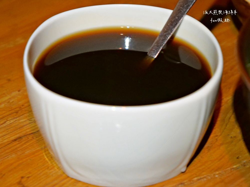 一碗小︱在花蓮巷弄裡遇見1930日式老宅，清燉紅燒牛羊肉麵風味獨特，在復古懷舊用餐氛圍享受花蓮悠閒慢活時光～