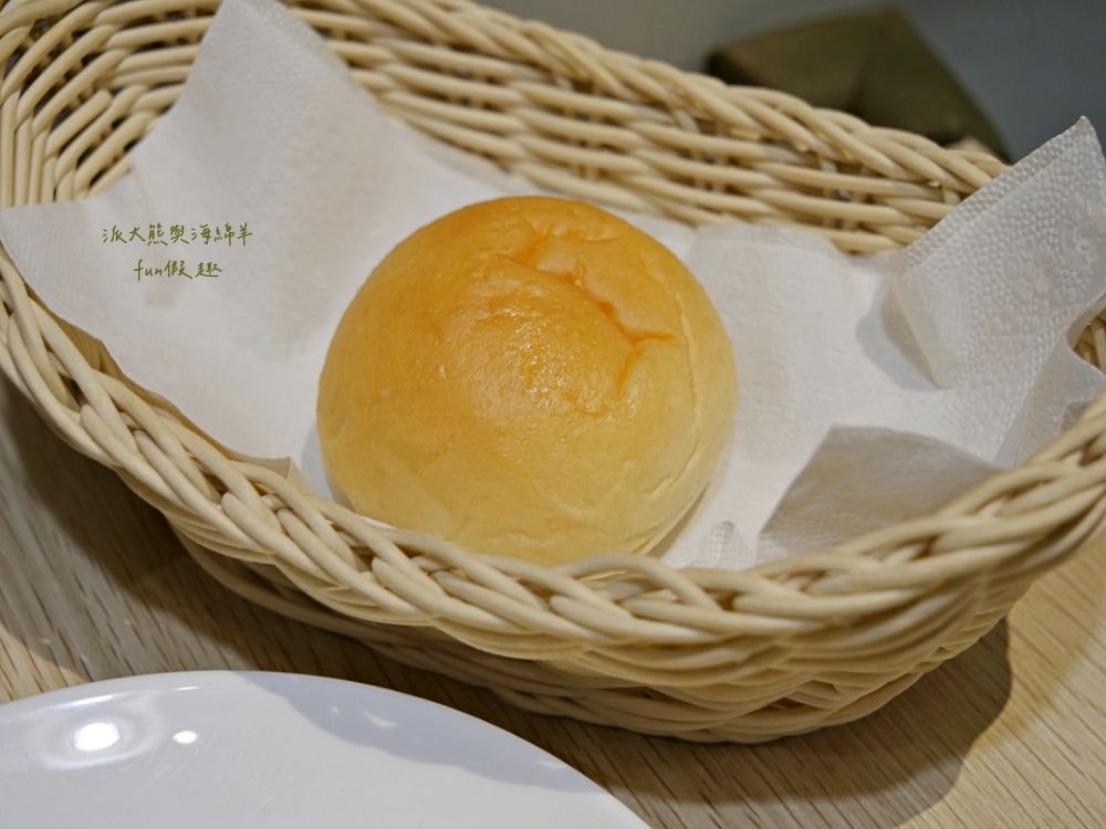 佐鹽︱鄰近南投縣文化局的義式餐館，供應燉飯、排餐、早午餐、義大利麵等精緻餐點，簡約舒適環境與高CP值套餐，是聚餐約會優質推薦!!!谷歌評論數僅約250則，但評價高達4.5星～