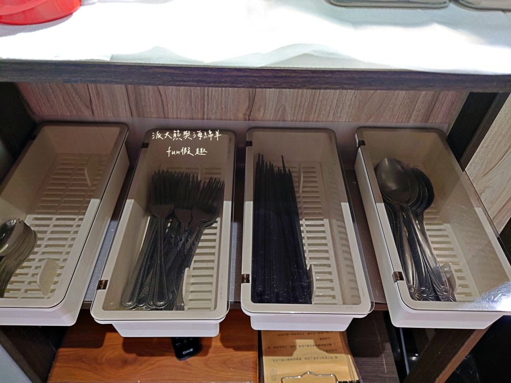 佐鹽︱鄰近南投縣文化局的義式餐館，供應燉飯、排餐、早午餐、義大利麵等精緻餐點，簡約舒適環境與高CP值套餐，是聚餐約會優質推薦!!!谷歌評論數僅約250則，但評價高達4.5星～