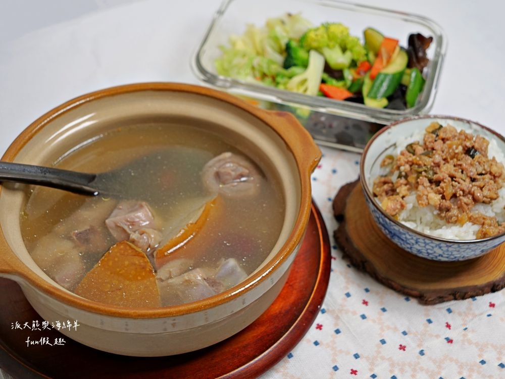 元榆牧場慢煲雞湯系列︱主打招牌放牧黑羽土雞及嚴選天然食材，經由文火耗時燉煮，拆封後電鍋隔水加熱即可食用，是今年秋冬進補最佳選擇!!!@合作體驗