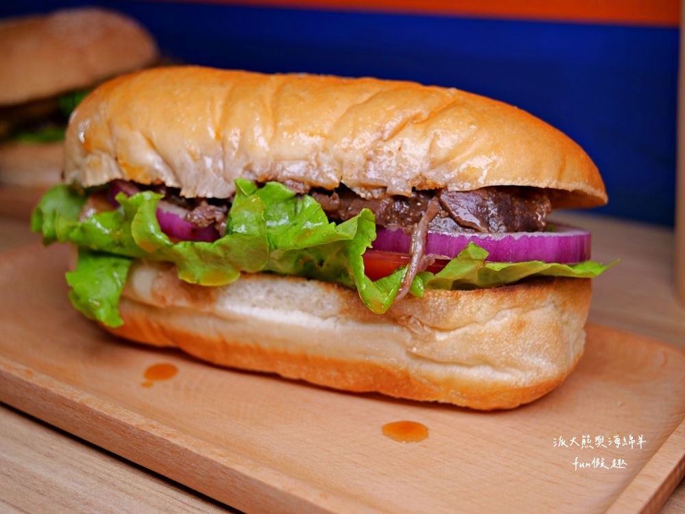 巡堡餐飲︱草屯新開幕原肉漢堡專賣店，7種招牌原肉漢堡與3種水耕生菜原肉餐盒，大口吃肉讓人滿足過癮!還有單品耶加雪菲與古早味紅薯餅～113.10.30正式開幕!