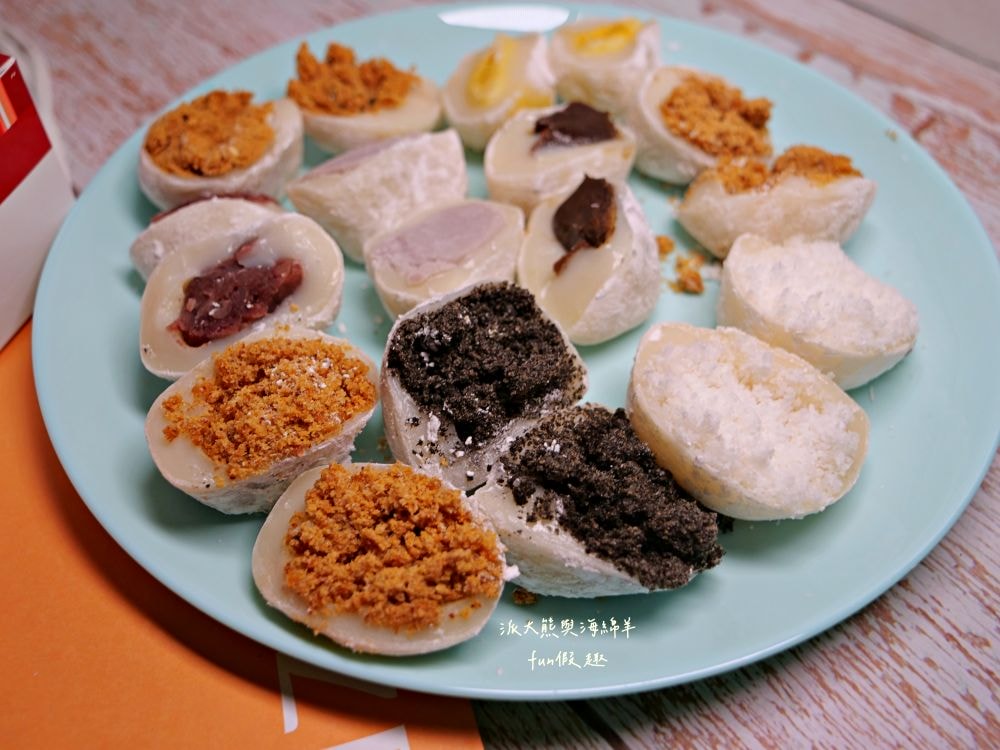 曾師傅麻糬︱9種口味全收集，經典招牌手工麻糬花蓮伴手禮，外皮Q彈、內餡飽滿，送禮自用兩相宜，其他還有御竹糕、來吃餅、紫御酥、搖搖曼波等在地特色產品，一次購足超方便!!!