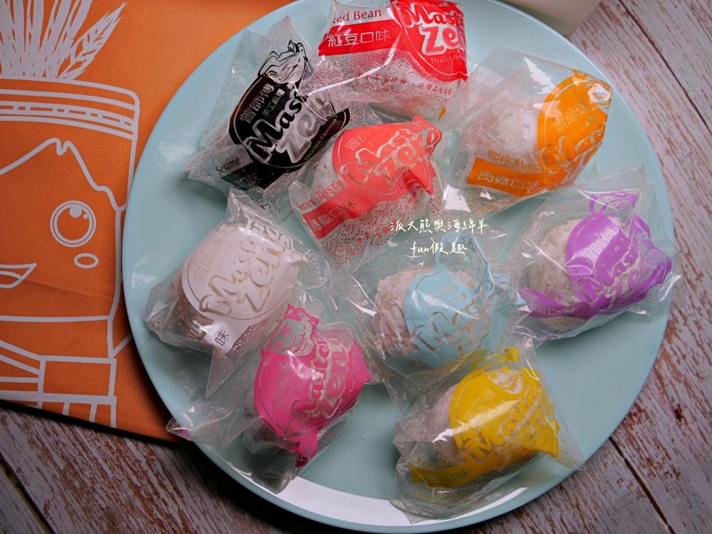 曾師傅麻糬︱9種口味全收集，經典招牌手工麻糬花蓮伴手禮，外皮Q彈、內餡飽滿，送禮自用兩相宜，其他還有御竹糕、來吃餅、紫御酥、搖搖曼波等在地特色產品，一次購足超方便!!!