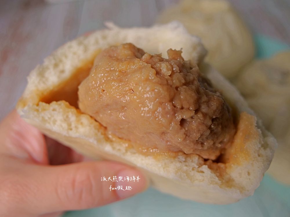 新祝福飲食店︱隱藏南投中興新村第一市場超大肉包，皮薄餡足、鹹香多汁、滿滿飽足感，鮮蝦口味還塞進一整隻新鮮蝦～包子5種口味，每顆只要銅板價就能吃到實在很佛心!!!