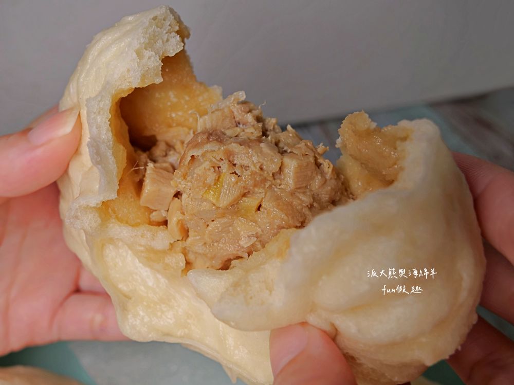 新祝福飲食店︱隱藏南投中興新村第一市場超大肉包，皮薄餡足、鹹香多汁、滿滿飽足感，鮮蝦口味還塞進一整隻新鮮蝦～包子5種口味，每顆只要銅板價就能吃到實在很佛心!!!