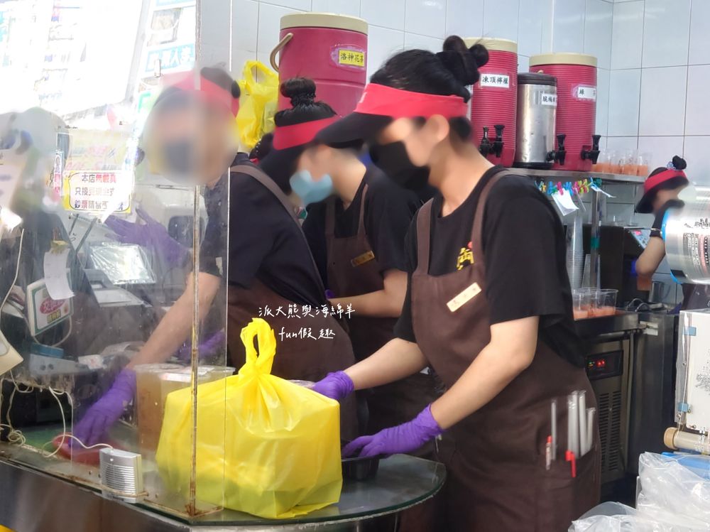 源興御香屋︱朝聖嘉義人氣爆棚飲料店，必喝招牌葡萄柚綠茶，獨家特調比例，清爽解渴更消暑，其他柳丁綠茶、凍頂檸檬、布丁鮮奶紅茶等TOP6飲品，也都不容錯過唷!!!派大熊的愛～