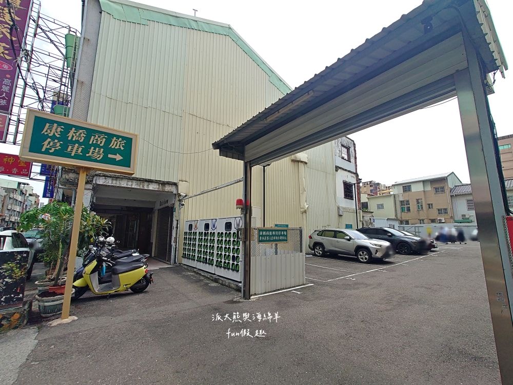 台南阿美飯店︱營業超過60年的台南老字號道地台菜餐廳，火紅到日本人都飛來朝聖～必點招牌砂鍋鴨、肉米蝦、桂花干貝魚翅等手路年菜，過年宴席聚餐就來阿美飯店感受府城獨特美食文化!!!入選2022~2024米其林必比登推介&2013獲選台灣優質餐廳評鑑～