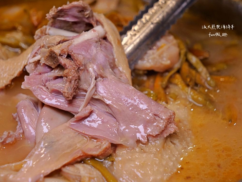 台南阿美飯店︱營業超過60年的台南老字號道地台菜餐廳，火紅到日本人都飛來朝聖～必點招牌砂鍋鴨、肉米蝦、桂花干貝魚翅等手路年菜，過年宴席聚餐就來阿美飯店感受府城獨特美食文化!!!入選2022~2024米其林必比登推介&2013獲選台灣優質餐廳評鑑～